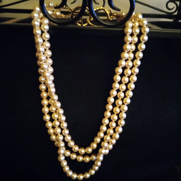 Kenneth J. Lane Multi Strand Faux Pearl 17" Necklace, 18k gp KJL Clasp Vintage - Picture 6 of 6